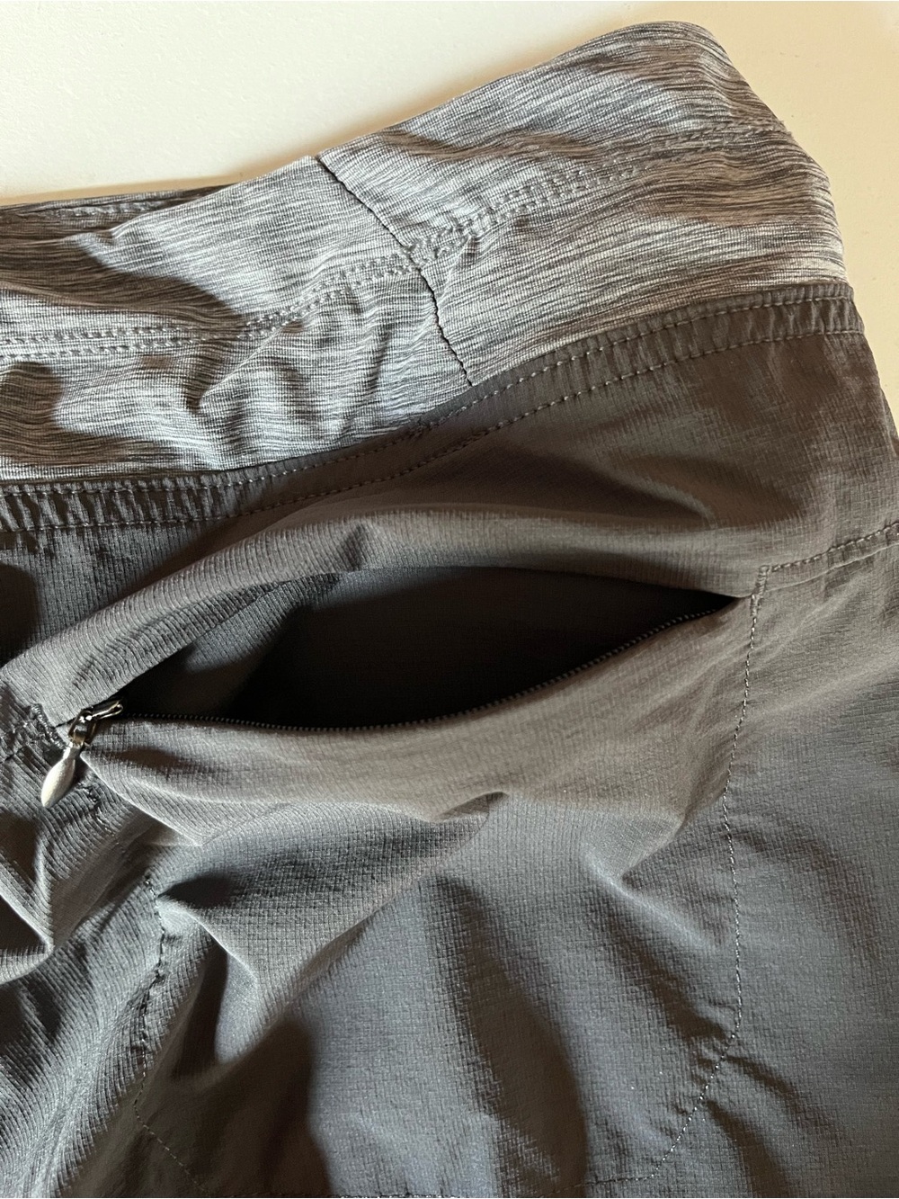 Women’s Duluth Trading Co. Armachillo Cooling 10 Inch Shorts gray UPF 40 10 - Picture 4 of 7